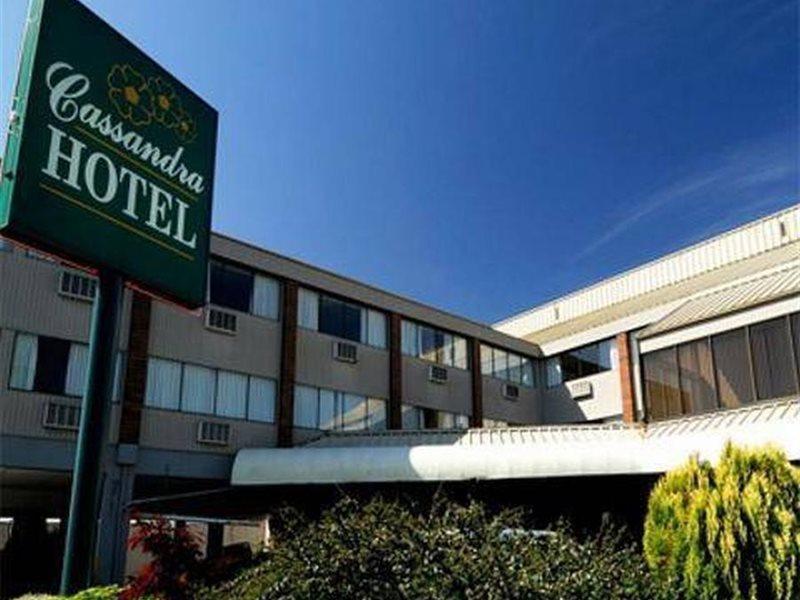 Cassandra Hotel Vancouver Exterior photo